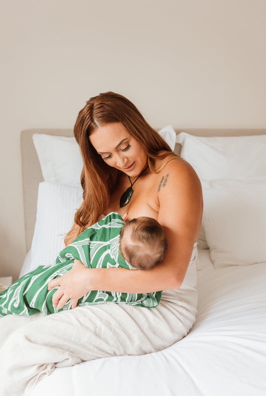 Āhuru Swaddle - Kākāriki