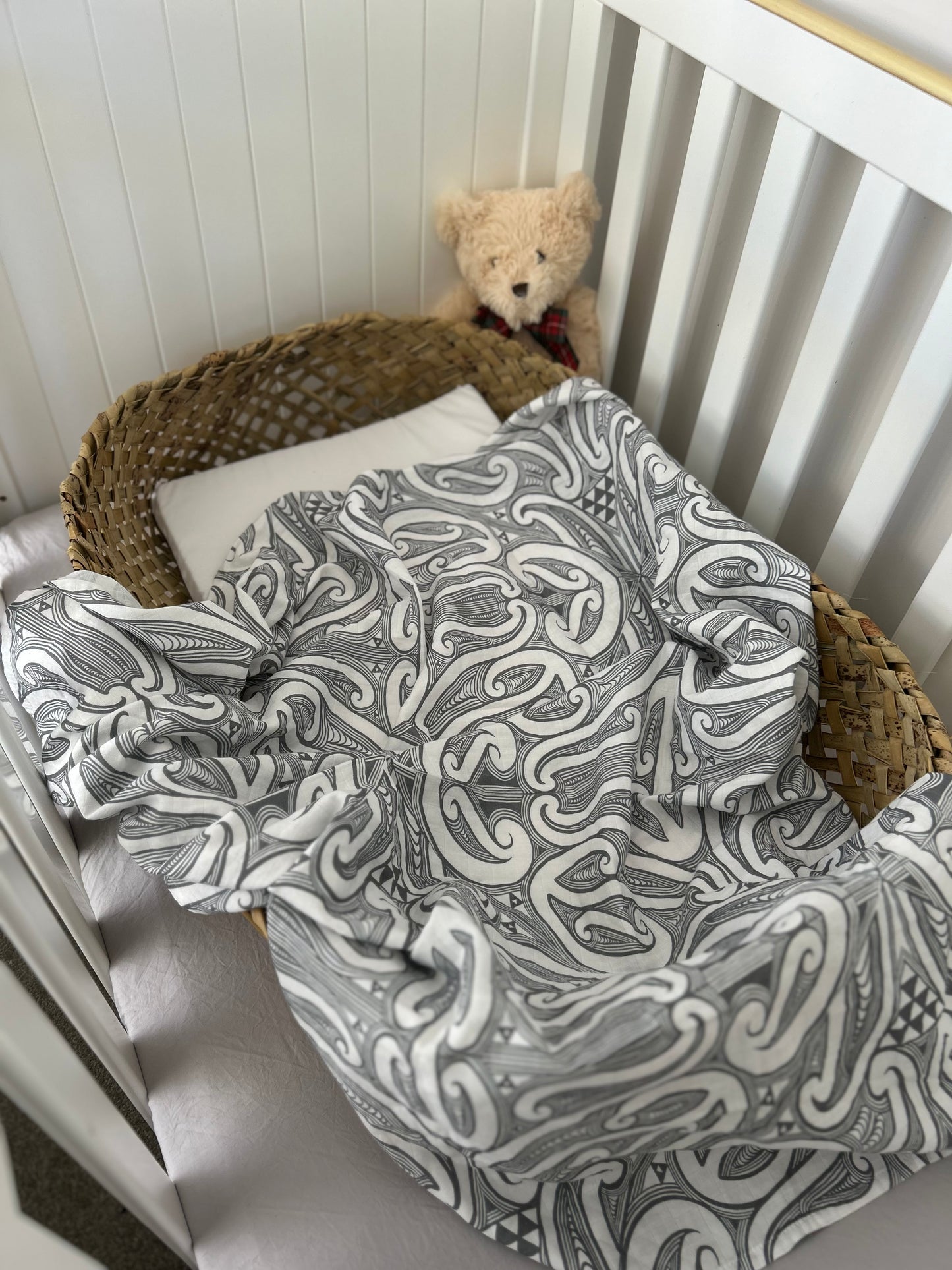 Āhuru Swaddle - Hina